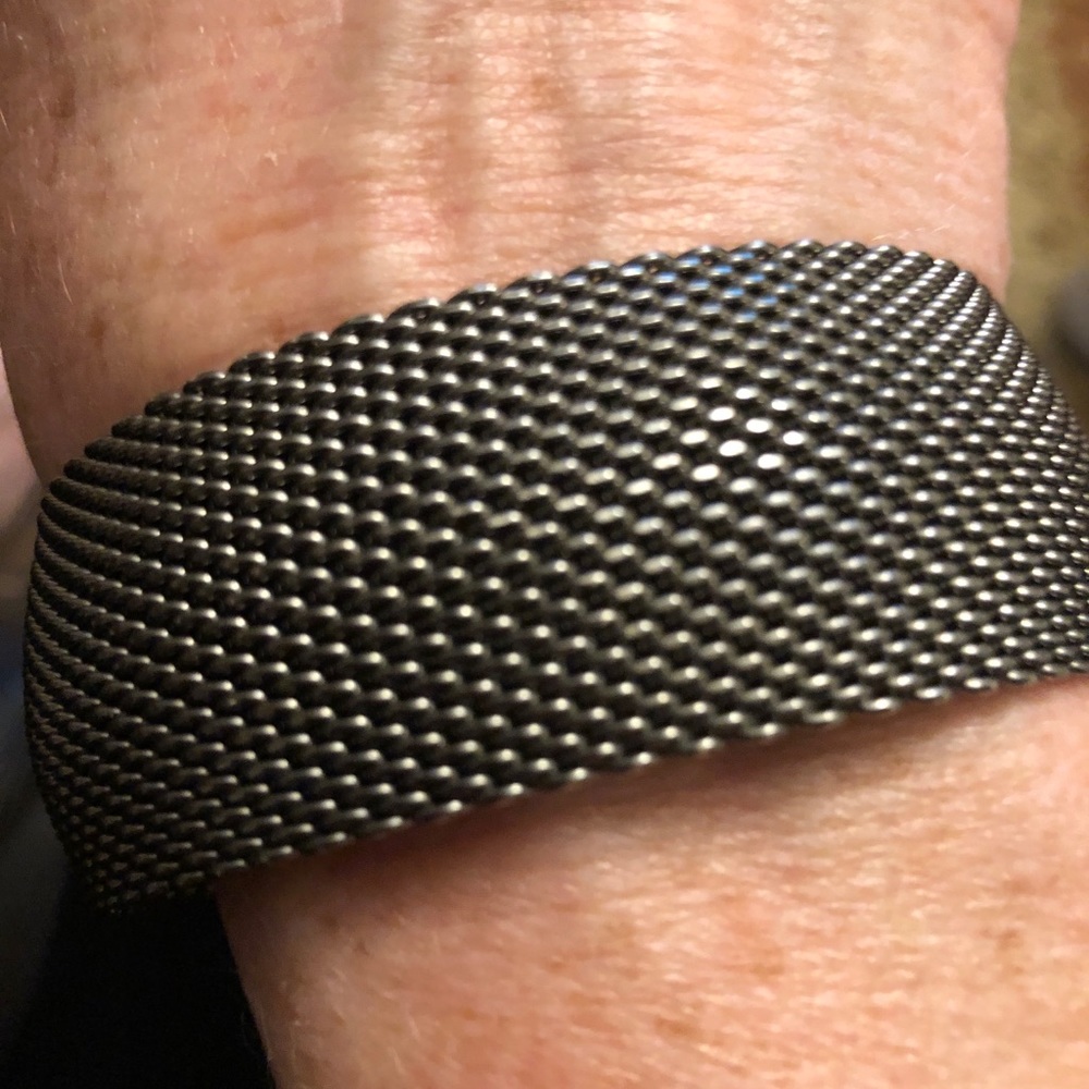 Vintage Monet mesh bracket in Black metal